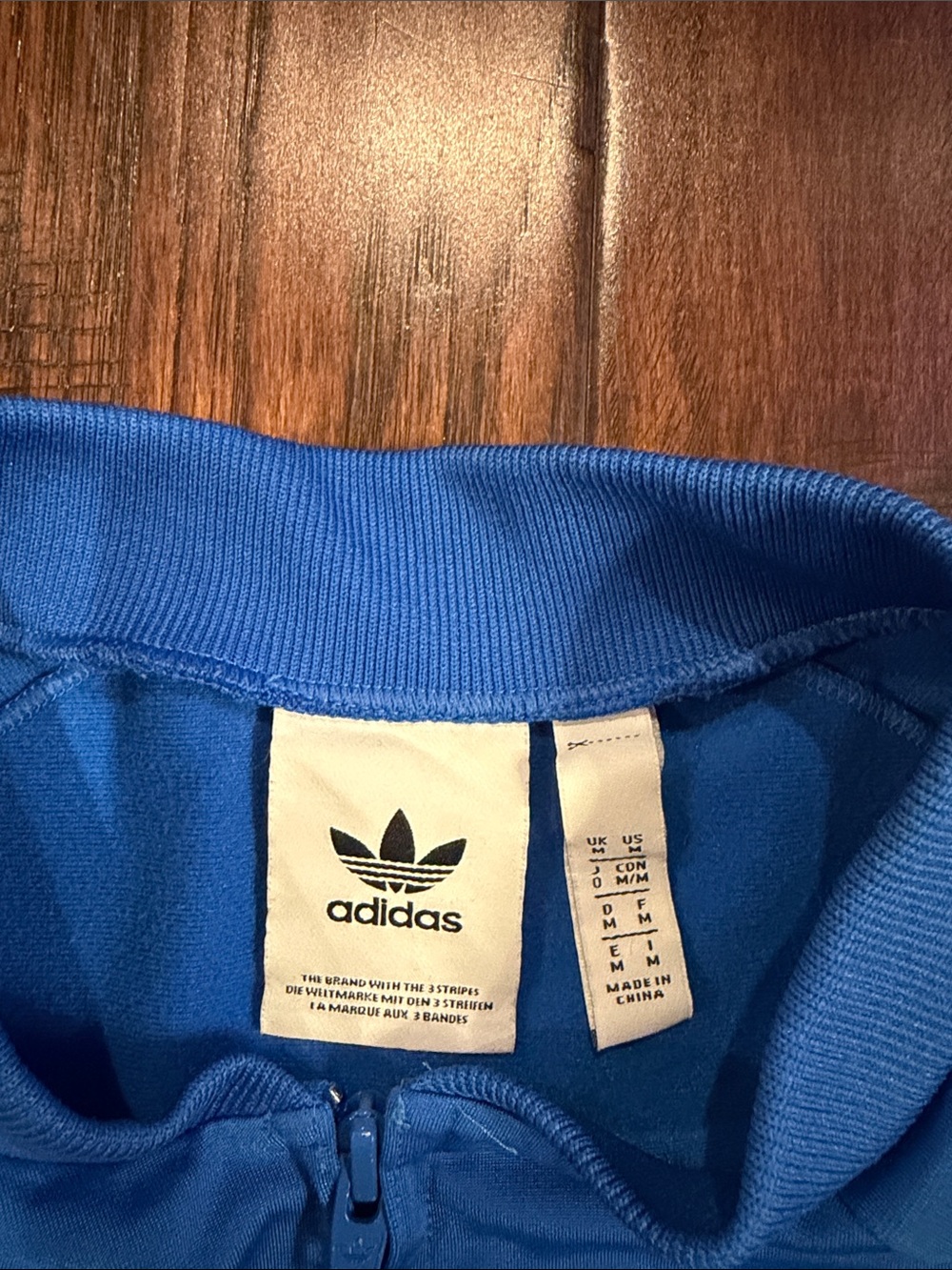 Mens adidas Originals Track Jacket with Red & White Sleeve Stripes size Medium - Picture 2 of 3